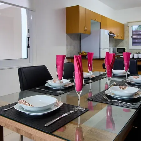 Villa Crystal By Ezoria *