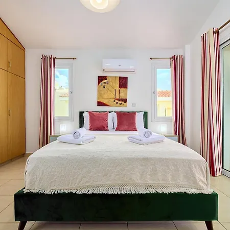 Villa Crystal By Ezoria