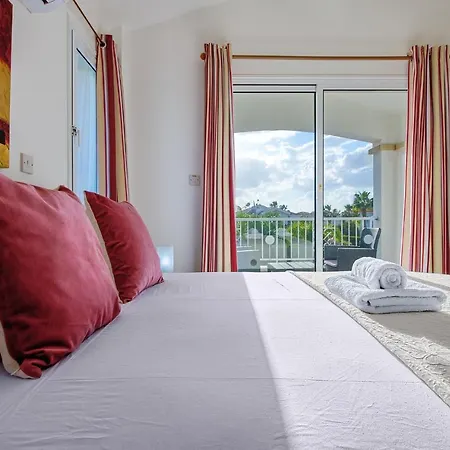 Villa Crystal By Ezoria *