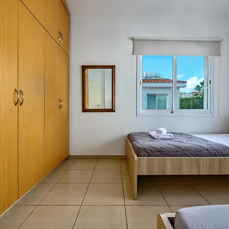 Villa Crystal By Ezoria