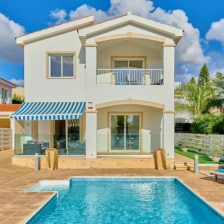 Crystal By Ezoria Villa