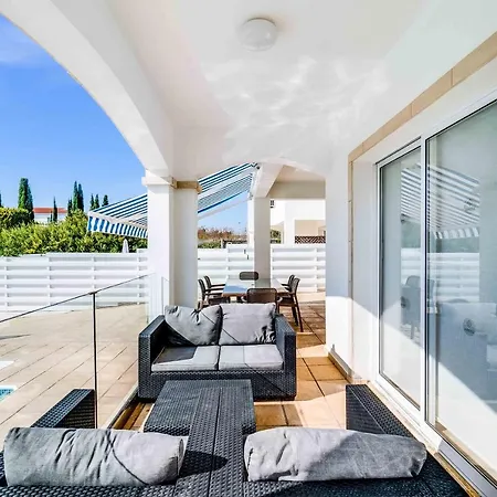 Villa Crystal By Ezoria Coral Bay