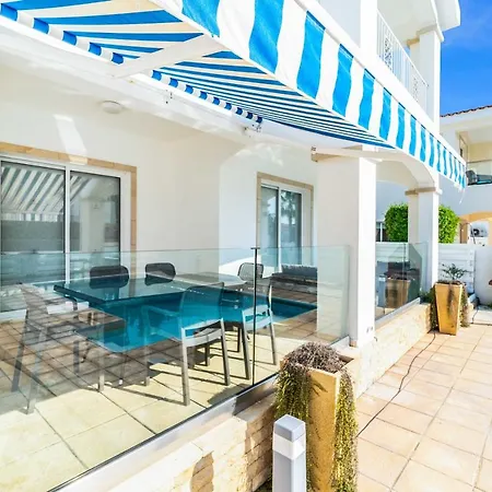 Villa Crystal By Ezoria