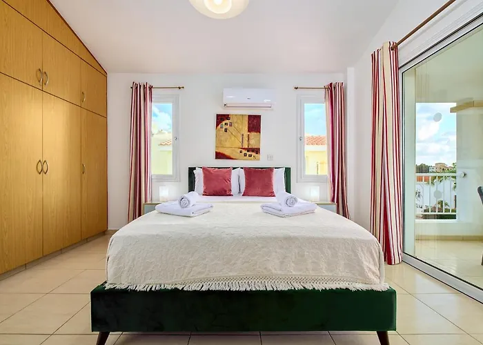 Villa Crystal By Ezoria