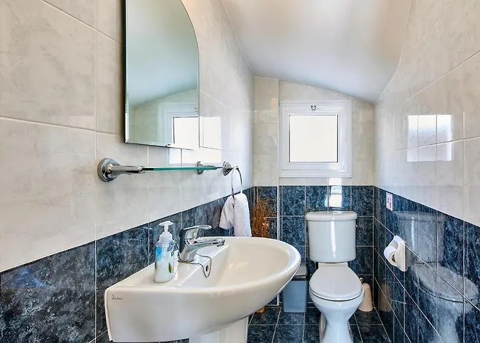 Crystal By Ezoria Villa *