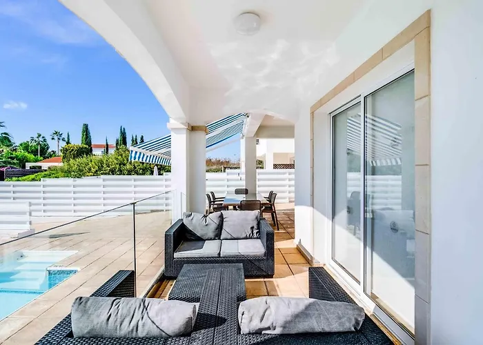 ヴィラ Crystal By Ezoria コーラル・ベイ