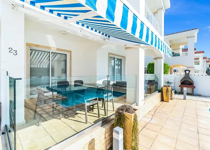 Villa Crystal By Ezoria